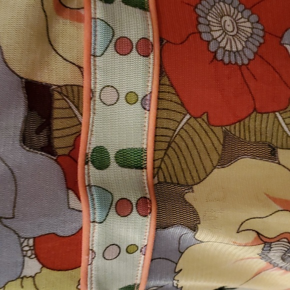 Anac mixed print, faux wrap top - Picture 2 of 8